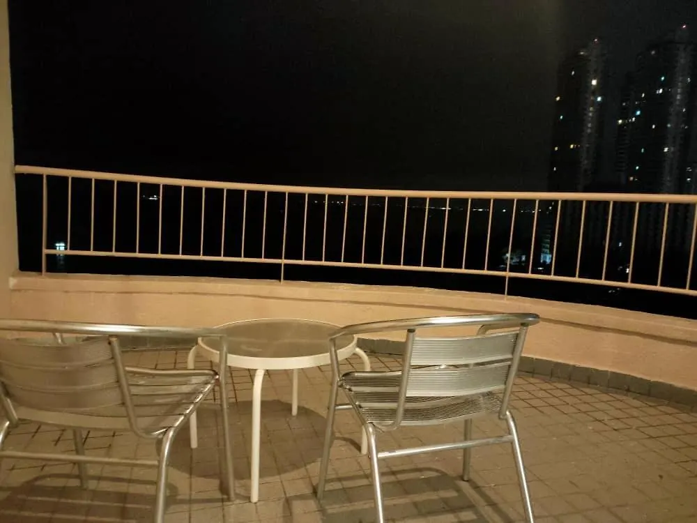 Beachfront Homestay Tanjung Bungah